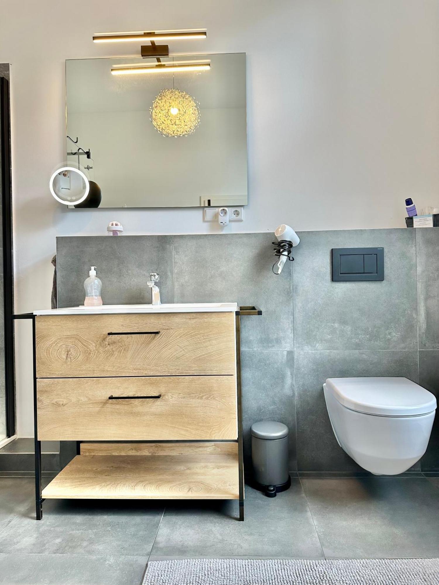 Exklusives City-Apartment Im Herzen Oldenburgs Mit Balkon Und Parkplatz A36 外观 照片